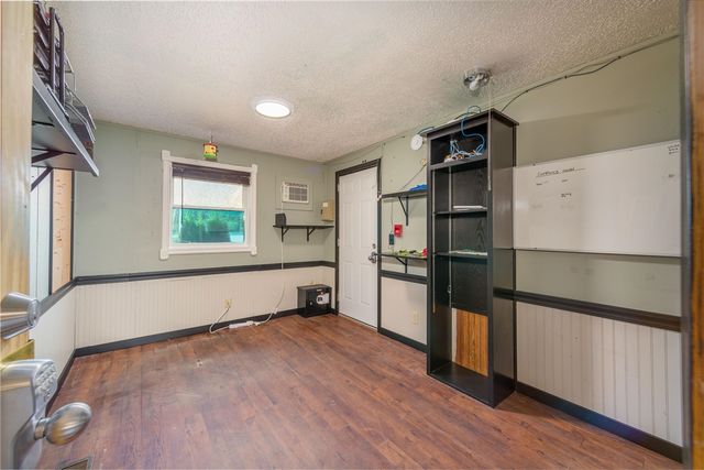 9284 M-35, Gladstone, MI 49837