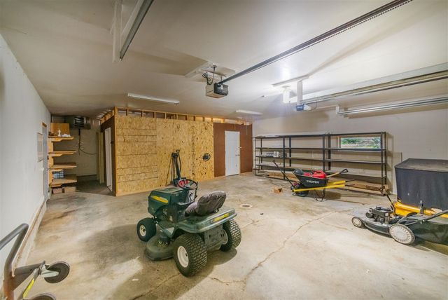 9284 M-35, Gladstone, MI 49837