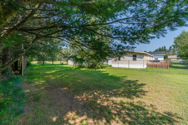 9284 M-35, Gladstone, MI 49837