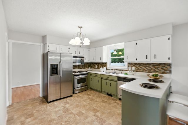 215 Patrick St, Estill Springs, TN 37330