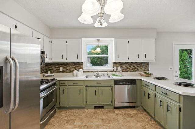 215 Patrick St, Estill Springs, TN 37330