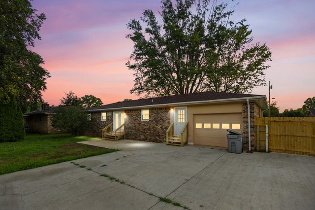 215 Patrick St, Estill Springs, TN 37330