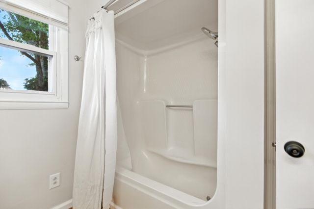 215 Patrick St, Estill Springs, TN 37330