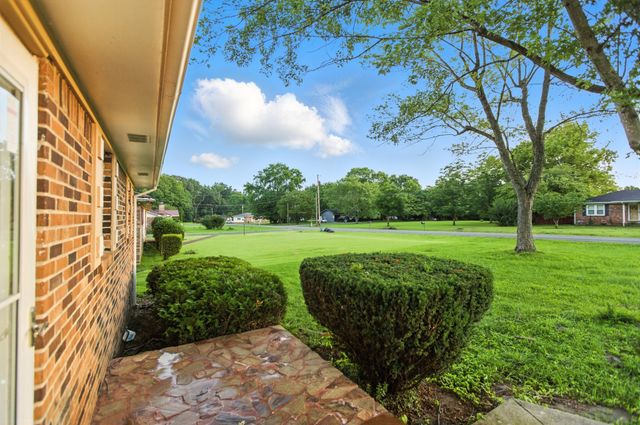 215 Patrick St, Estill Springs, TN 37330