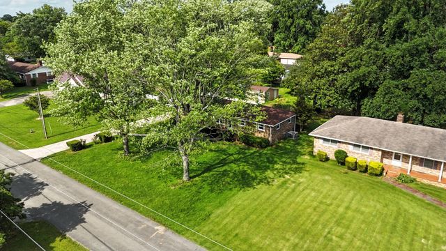 215 Patrick St, Estill Springs, TN 37330