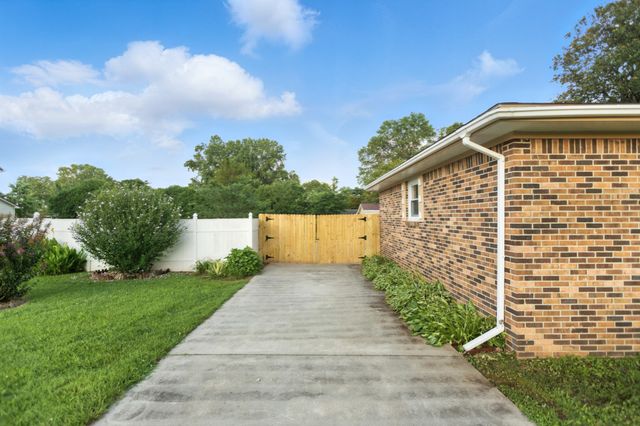 215 Patrick St, Estill Springs, TN 37330