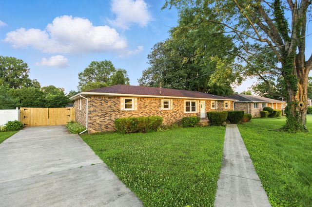 215 Patrick St, Estill Springs, TN 37330