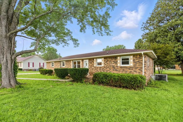 215 Patrick St, Estill Springs, TN 37330