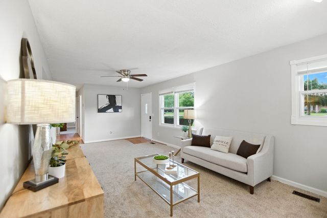 215 Patrick St, Estill Springs, TN 37330