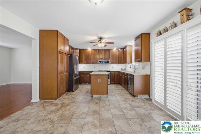 727 Kykuit Place, Forks Twp, PA 18040