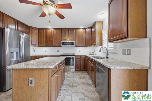 727 Kykuit Place, Forks Twp, PA 18040