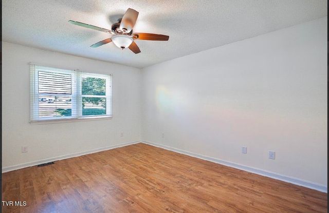 613 Spring Hill Road Apt 13, Johnson City, TN 37604