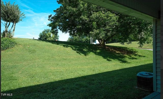 613 Spring Hill Road Apt 13, Johnson City, TN 37604
