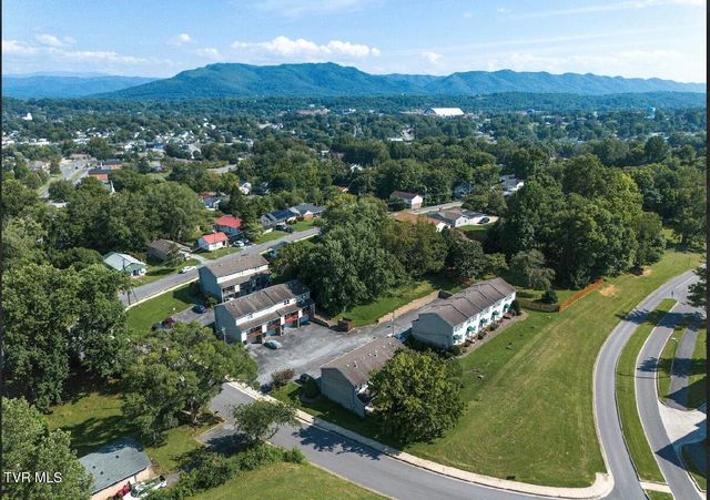 613 Spring Hill Road Apt 13, Johnson City, TN 37604