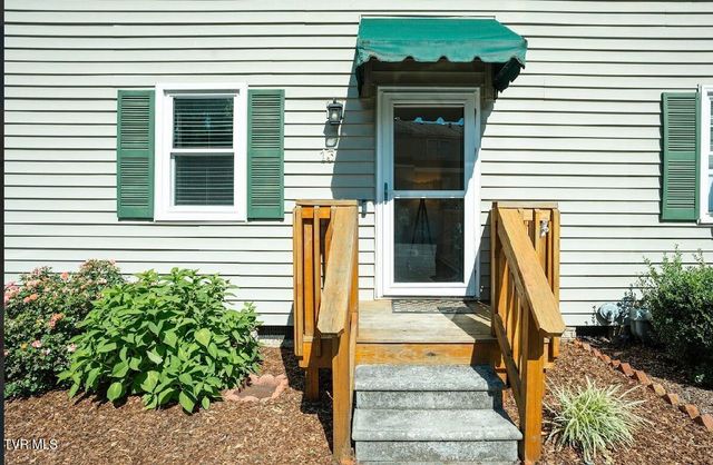 613 Spring Hill Road Apt 13, Johnson City, TN 37604