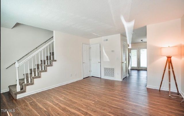 613 Spring Hill Road Apt 13, Johnson City, TN 37604