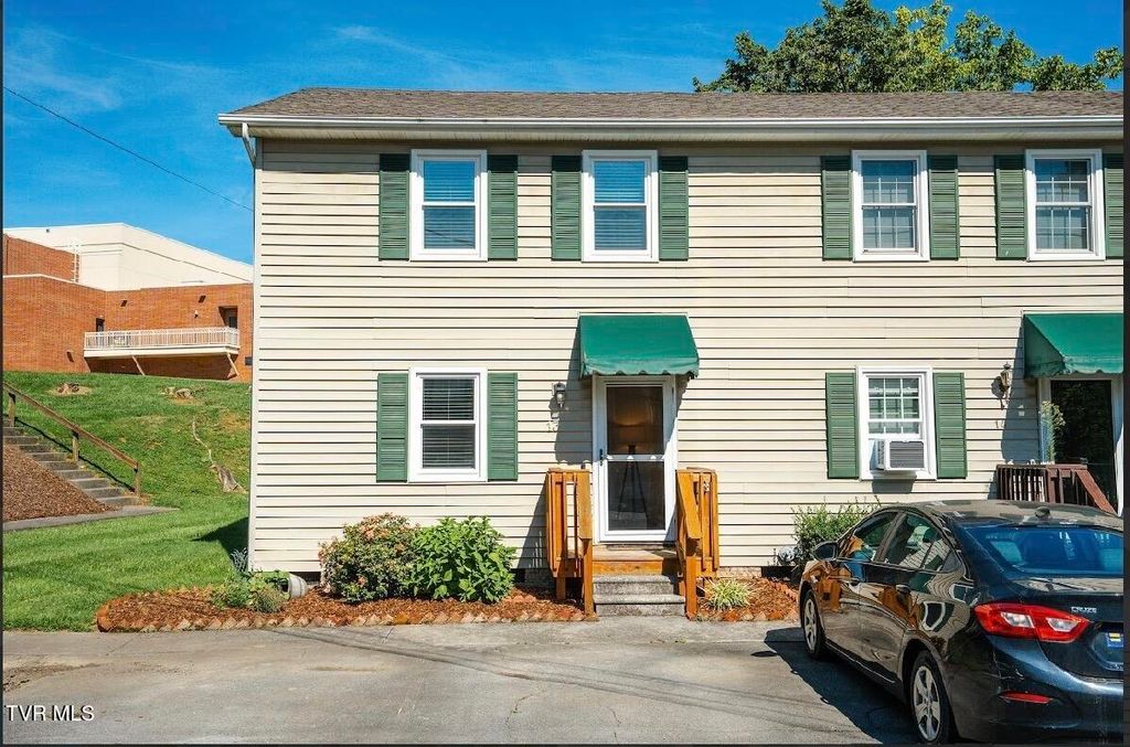 613 Spring Hill Road Apt 13, Johnson City, TN 37604