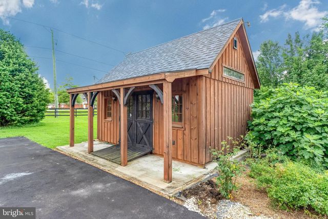 5 CHET ATKINS CT, Fredericksburg, VA 22405