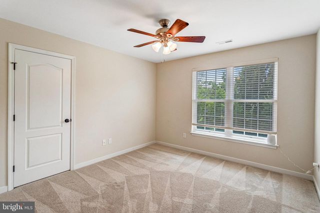 5 CHET ATKINS CT, Fredericksburg, VA 22405