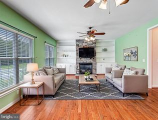5 CHET ATKINS CT, Fredericksburg, VA 22405