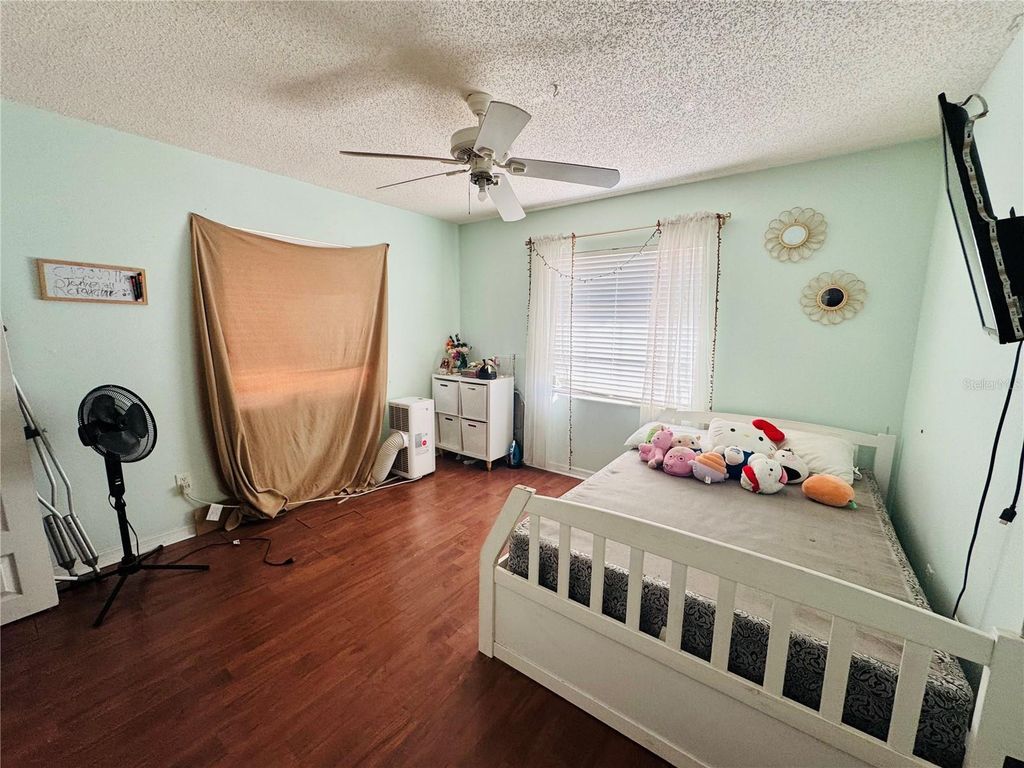 Image 11 of property listing at 2360 CAPTAIN DRIVE, Deltona, FL 32738