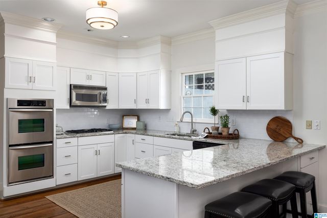 3136 WELLINGTON PARKWAY, Vestavia Hills, AL 35243