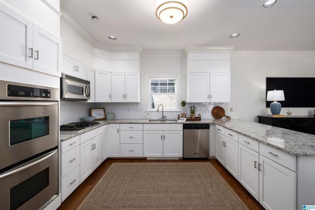 3136 WELLINGTON PARKWAY, Vestavia Hills, AL 35243