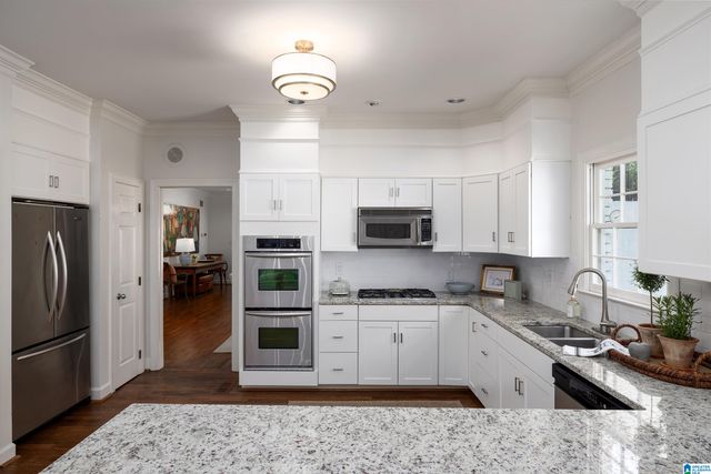 3136 WELLINGTON PARKWAY, Vestavia Hills, AL 35243