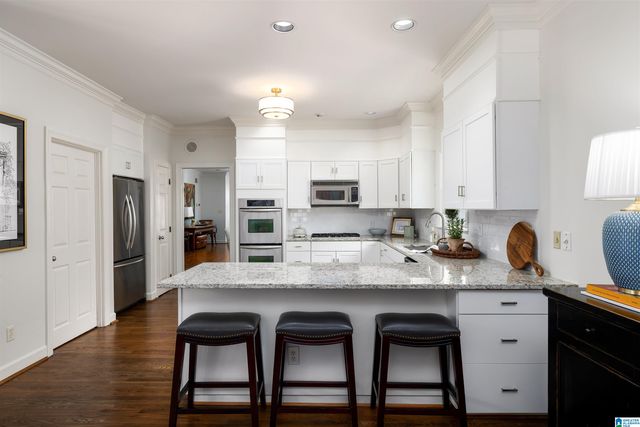 3136 WELLINGTON PARKWAY, Vestavia Hills, AL 35243