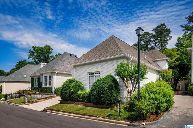 3136 WELLINGTON PARKWAY, Vestavia Hills, AL 35243