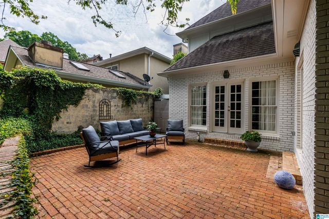 3136 WELLINGTON PARKWAY, Vestavia Hills, AL 35243