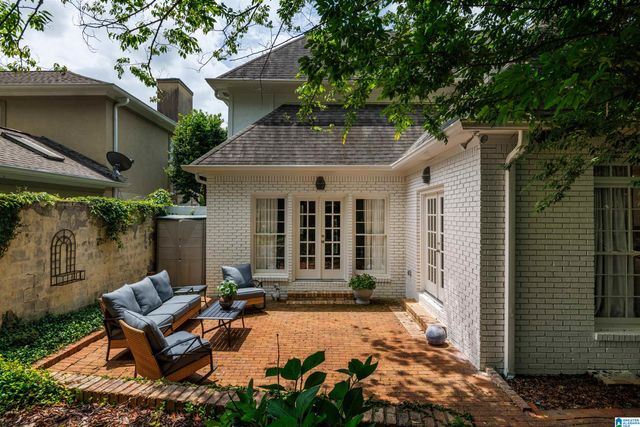 3136 WELLINGTON PARKWAY, Vestavia Hills, AL 35243