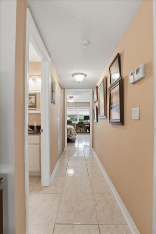 1172 S Drive Circle B, Delray Beach, FL 33445