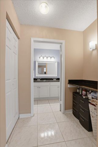 1172 S Drive Circle B, Delray Beach, FL 33445