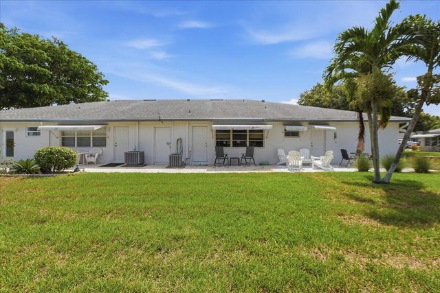 1172 S Drive Circle B, Delray Beach, FL 33445