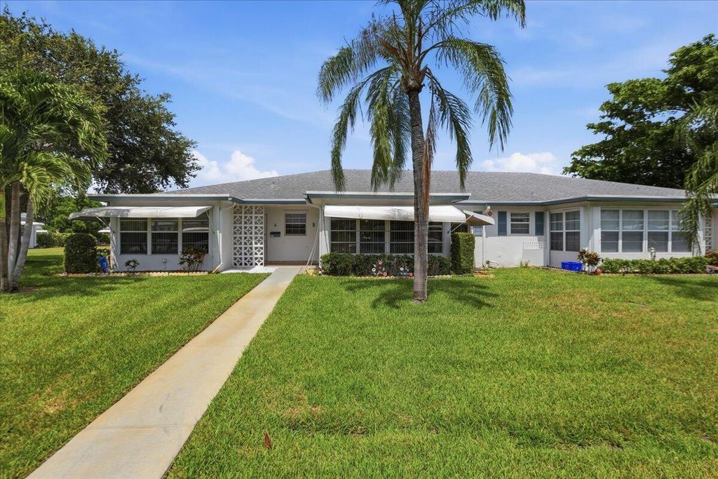 1172 S Drive Circle B, Delray Beach, FL 33445