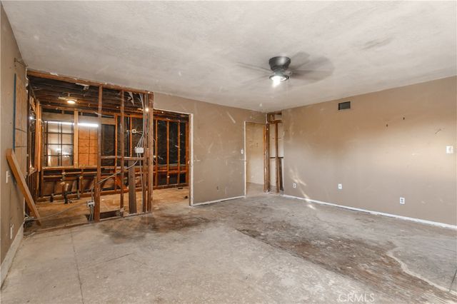 19448 Kittridge, Reseda, CA 91335