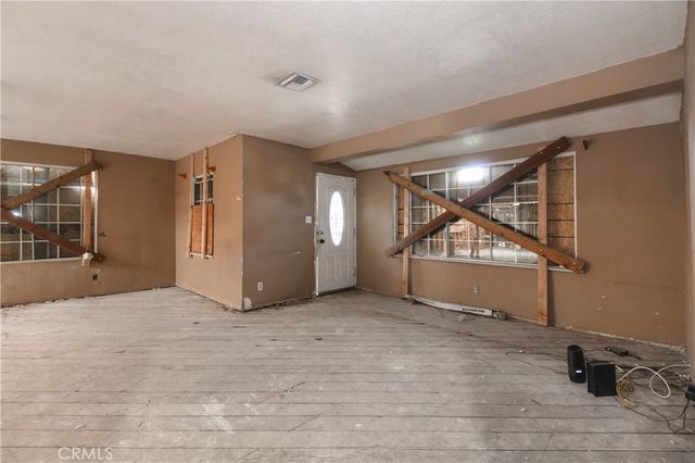 19448 Kittridge, Reseda, CA 91335