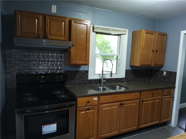34 N Halloway Street, Dayton, OH 45417