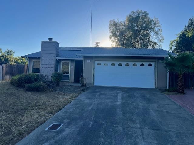 15 Governors Ct, Sacramento, CA 95817
