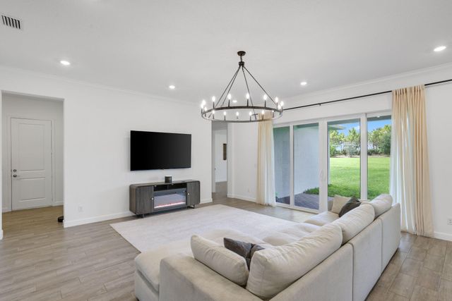 660 Hookline Circle, Loxahatchee, FL 33470