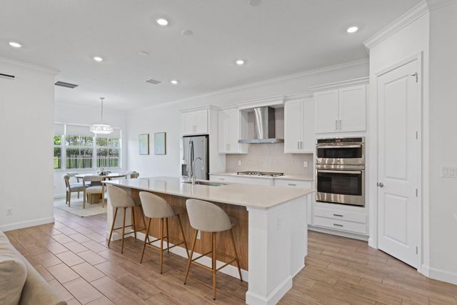 660 Hookline Circle, Loxahatchee, FL 33470