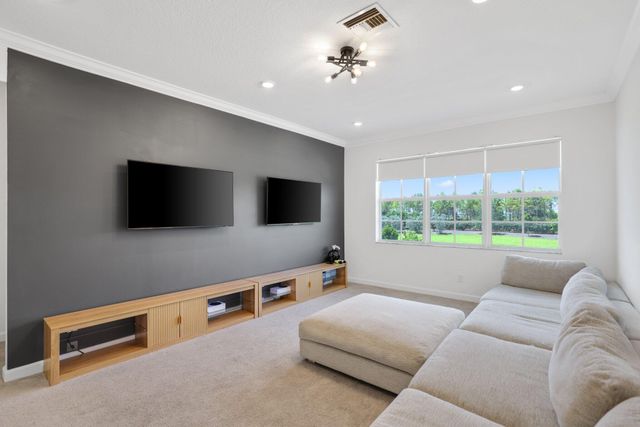 660 Hookline Circle, Loxahatchee, FL 33470