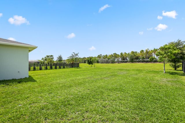 660 Hookline Circle, Loxahatchee, FL 33470