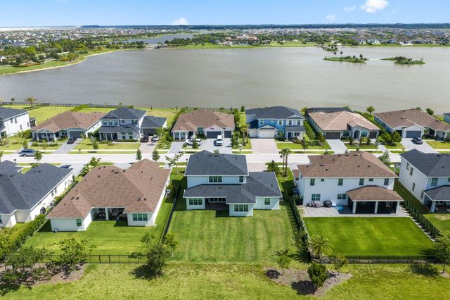 660 Hookline Circle, Loxahatchee, FL 33470