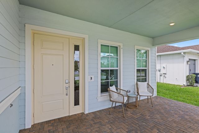 660 Hookline Circle, Loxahatchee, FL 33470