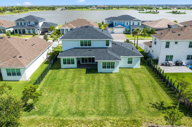 660 Hookline Circle, Loxahatchee, FL 33470