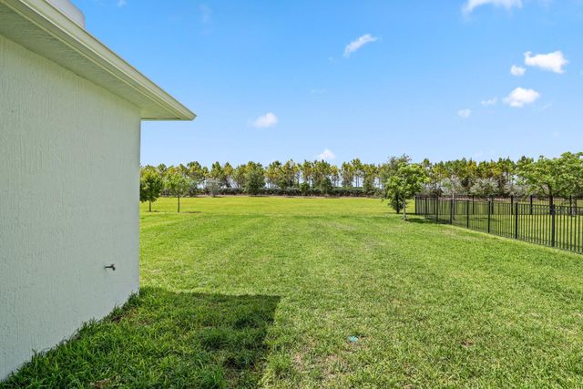 660 Hookline Circle, Loxahatchee, FL 33470