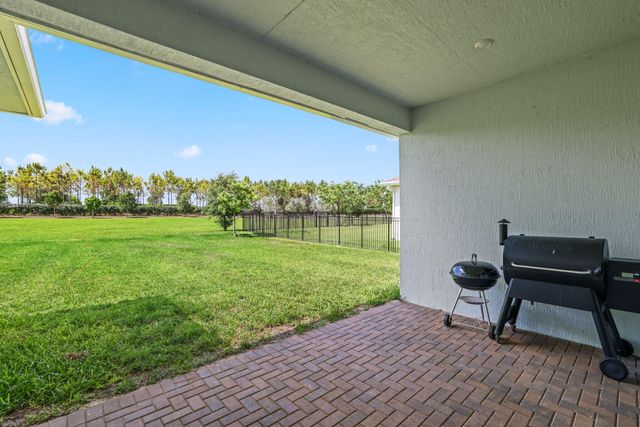 660 Hookline Circle, Loxahatchee, FL 33470