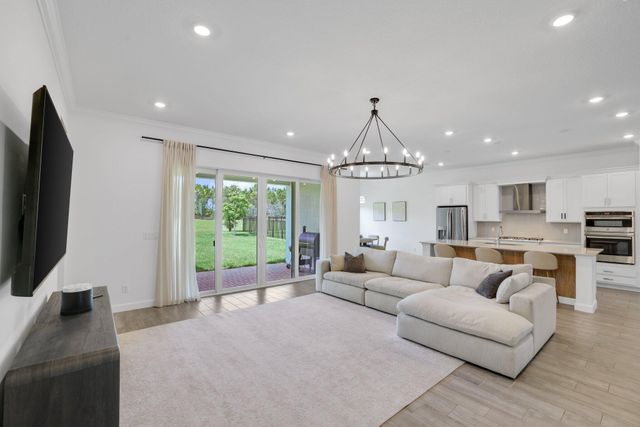 660 Hookline Circle, Loxahatchee, FL 33470